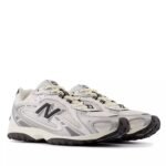 New Balance 204L Silver Metallic Black - Image 3